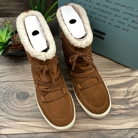 Toms Alpine Faux Shearling Water Resistant Boots - Picture 3 of 11